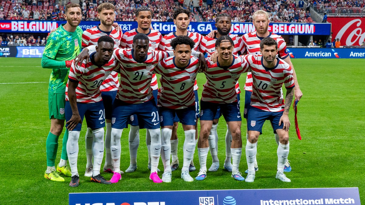 United States beat Australia and move into the World Cup knockouts